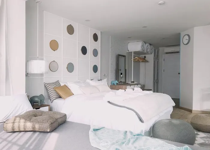 Stay In Style At Nimman R918